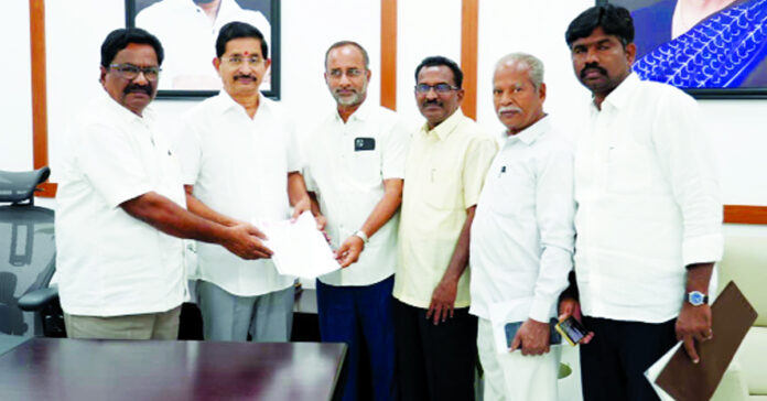 ఆరోగ్యమిత్రల జీతాల పెంపు ప్రతిపాదనలకు ఆర్థికశాఖ అడ్డు