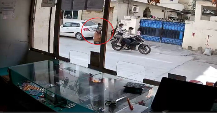 షామీర్ పేటలో చైన్ స్నాచింగ్..