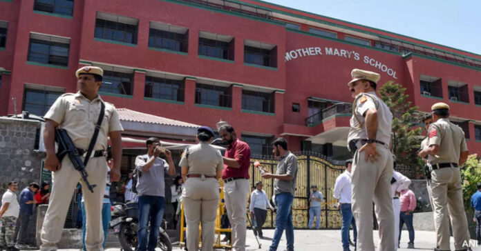 ఢిల్లీలో మరోసారి బాంబు బెదిరింపులు కలకలం