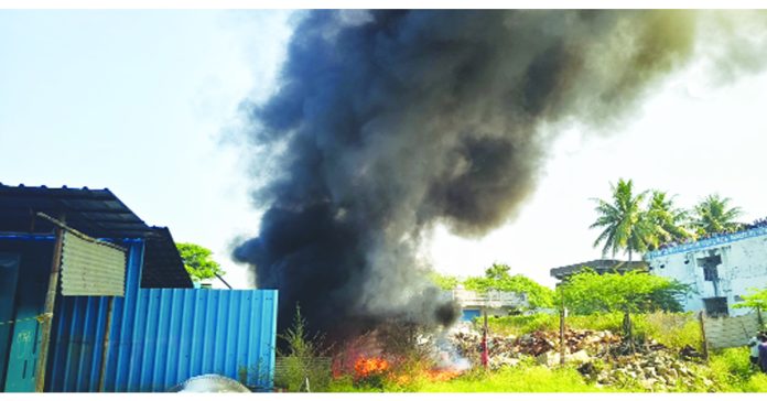 స్క్రాప్ దుకాణంలో అగ్ని ప్రమాదం