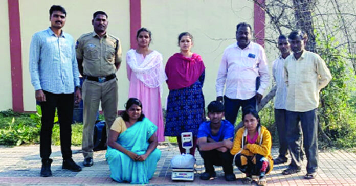 ఫతేనగర్లో 2.2కిలోల గంజాయి స్వాధీనం