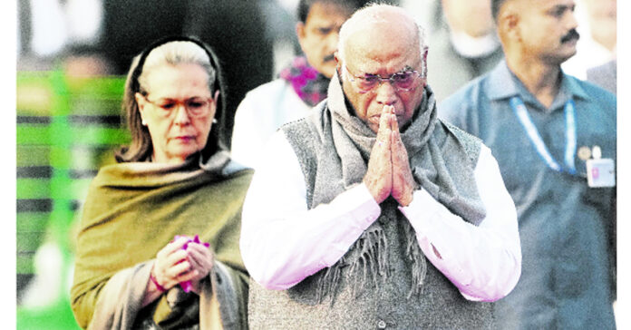 నెహ్రూ సేవలను తుడిచేసే కుట్ర