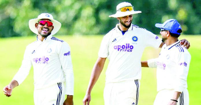 భారత్-ఏ ముందంజ