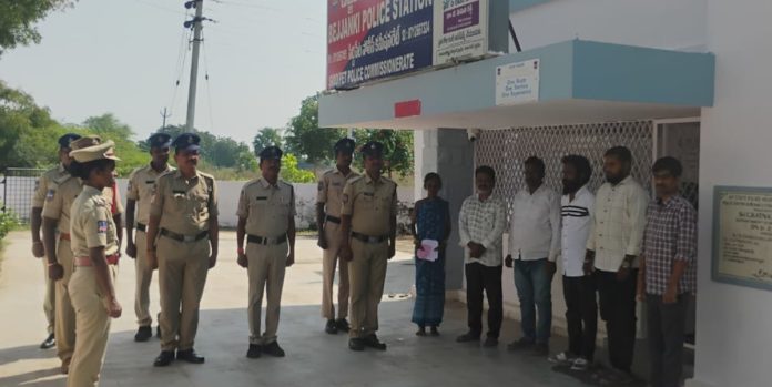 పరతంత్య్రాన్ని పారదోలిన..వందే మాతరం