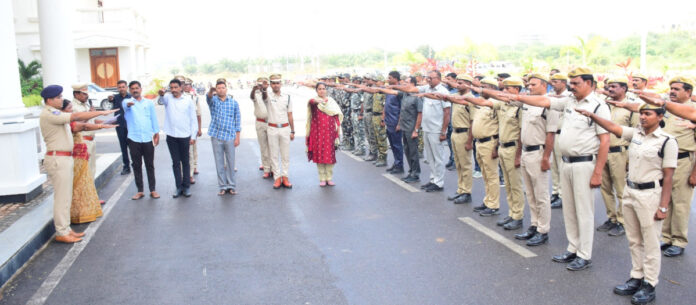 We should serve the people efficiently with the spirit of the Constitution.