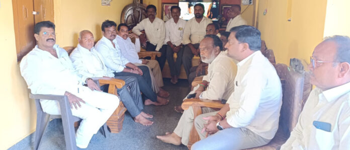 పార్టీ కార్యకర్తలను అన్ని విధాలుగా ఆదుకుంటాం: మాజీ ఎమ్మెల్యే షిండే