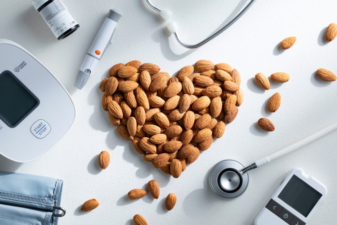 రక్తంలో చక్కెర స్థాయిల సమతుల్యత చేసే “కాలిఫోర్నియా బాదంపప్పు”