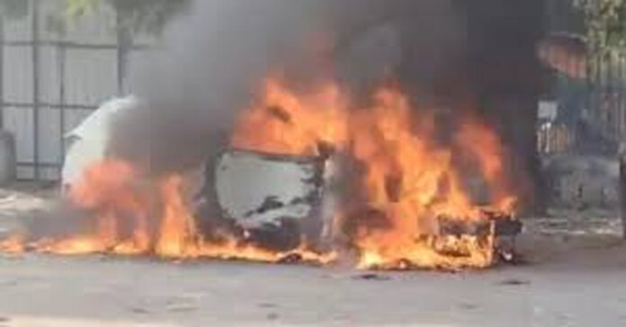 ఎన్టీఆర్ స్టేడియంలో ఎలక్ట్రిక్ కారు దగ్ధం