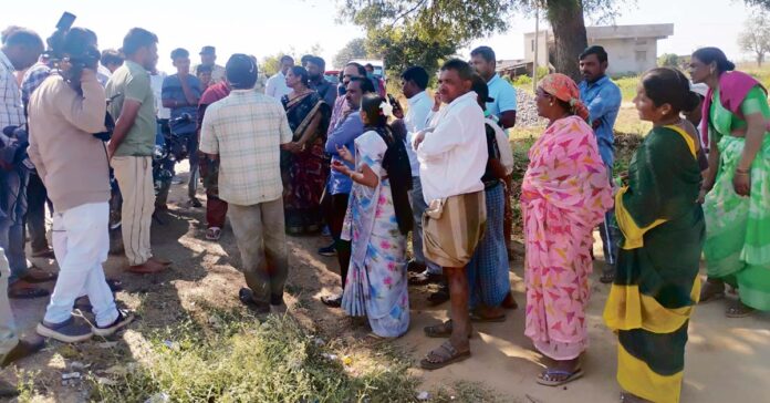 ఎన్నికలు బహిష్కరణ