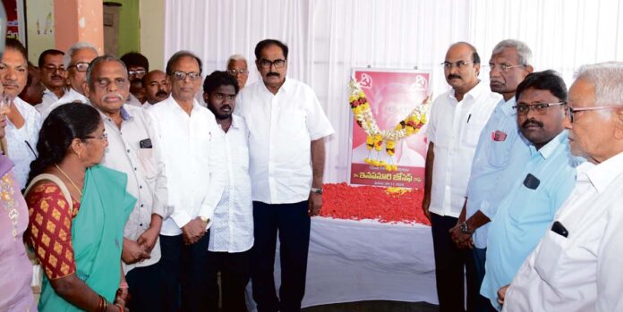 తమ్మినేని వీరభద్రం