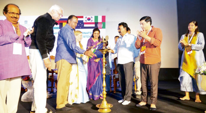 హైదరాబాద్ అంటేనే సినిమా