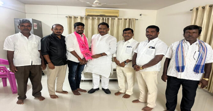 గులాబీ గూటికి నాగరాజు గౌడ్