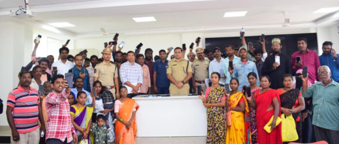 65 సెల్ ఫోన్ ల ఆచూకీ లభ్యం: ఎస్పీ