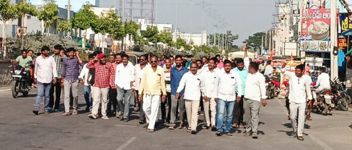 వర్ధన్నపేటలోనే 100 పడకల ఆస్పత్రిని నిర్మించాలి