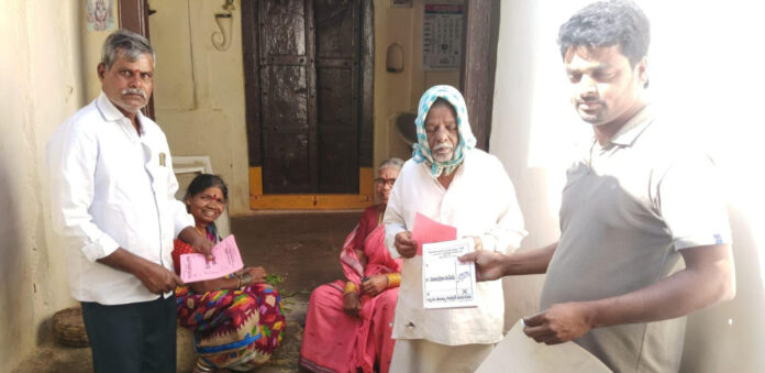 తనయుడి కోసం తల్లి ప్రచారం