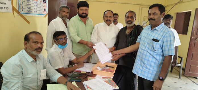 కాంగ్రెస్ సర్పంచి అభ్యర్థిగా ఐతగోని వెంకటయ్య నామినేషన్ దాఖలు