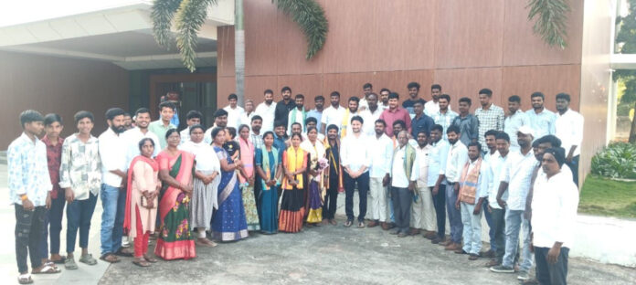 Allipur Sarpanch meets Vand Rajeshwar Reddy