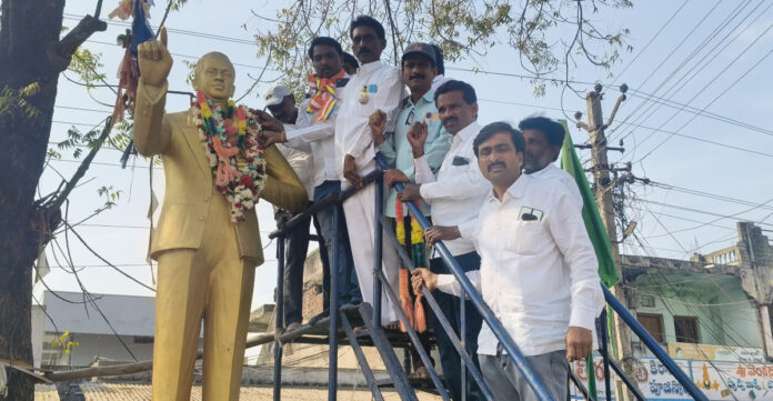 ఘనంగా అంబేద్కర్ వర్ధంతి