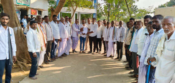 చిన్నతడగూర్ జీపీ కాంగ్రెస్ అభ్యర్థి నామినేషన్ దాఖలు