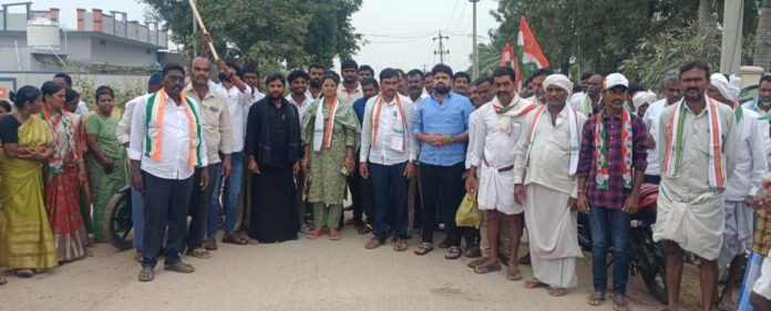 భారీ ర్యాలీతో నామీనేషన్ వేసిన కాంగ్రెస్ అభ్యర్థి రమావత్ ప్రమీల శ్రీకాంత్