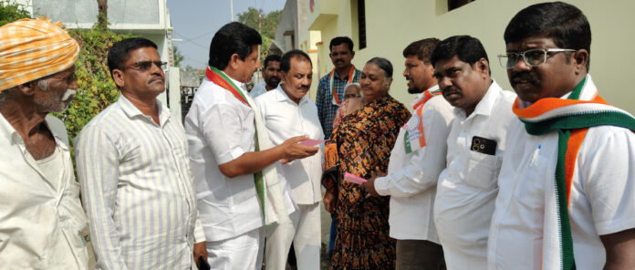 ముమ్మర ప్రచారంలో కాంగ్రెస్ నాయకులు