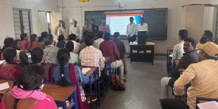 శిక్షణ కేంద్రాన్ని పరిశీలించిన ఎన్నికల పరిశీలకులు