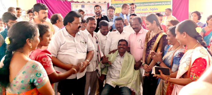 హుస్నాబాద్ ఏపీఎం తిరుపతికి సన్మానం