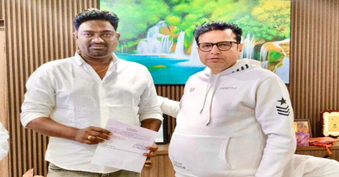 సర్పంచ్ గడ్డం క్రాoతికి శుభాకాంక్షలు తెలిపిన మంత్రి శ్రీదర్ బాబు