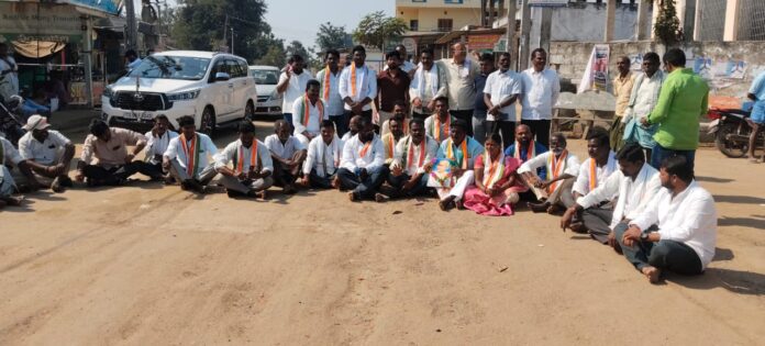 ఉపాధిహామీ పథకంలో గాంధీ పేరు తొలగింపు..బీజేపీదుర్మార్గపు చర్య