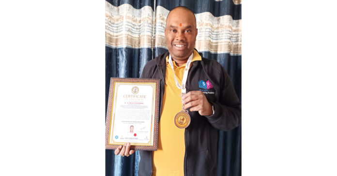 ఆసియా బుక్ ఆఫ్ వరల్డ్ రికార్డ్స్ లో చోటు దక్కించుకున్న కామారెడ్డి వాసి