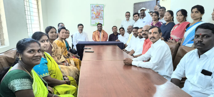 Kisan Nagars new governing body sworn in