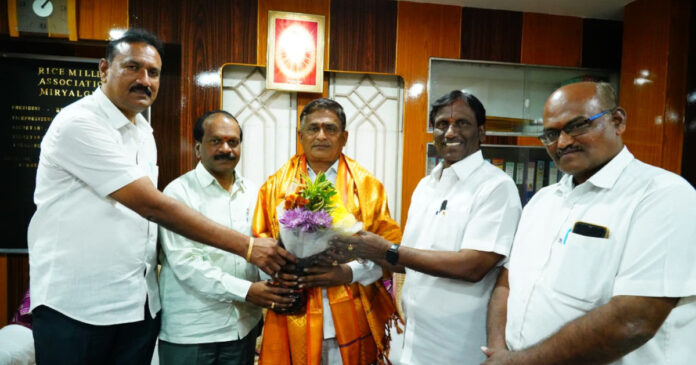 జాతీయ అవార్డు గ్రహీత పుట్ల నాగేశ్వరరావుకు సన్మానం