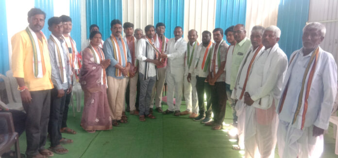 కాంగ్రెస్ అభ్యర్థి ఉషా-సంతోష్ మేస్త్రి వైపే ప్రజల మొగ్గు