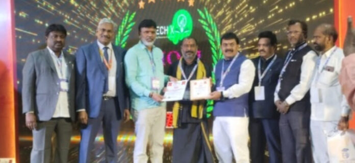 ట్రస్మా 2025-26 ఎక్సలెంట్ అవార్డు అందుకున్న సంపత్ రావు