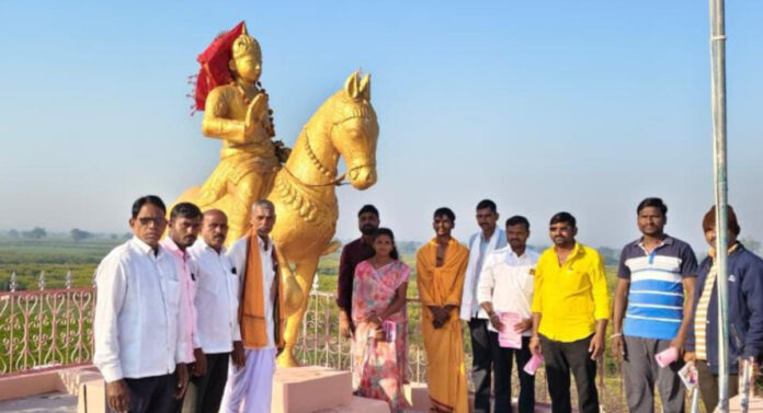 బసవేశ్వరుని ఆశీర్వాదం తీసుకున్న సర్పంచ్ అభ్యర్థి అశ్విని-సుదర్శన్