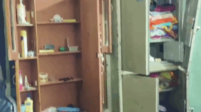 తాళం వేసిన ఇంట్లో బీరువాలు పగులగొట్టి 18 తులాల బంగారం చోరీ