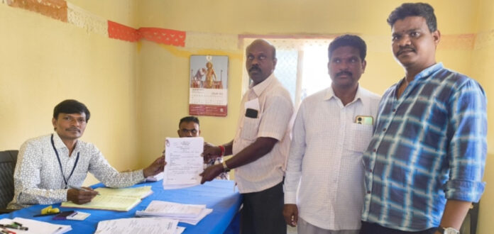 తాడిచెర్ల సర్పంచ్ అభ్యర్థిగా తాండ్ర మల్లేష్ నామినేషన్