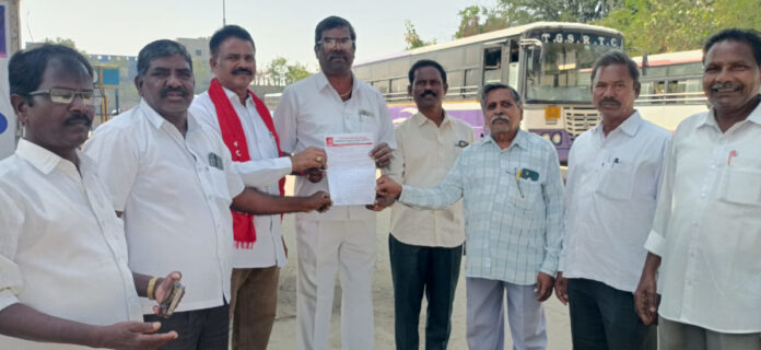 The old bus stand should be brought into full use.