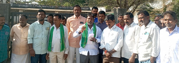 Traders who observed the complete bandh