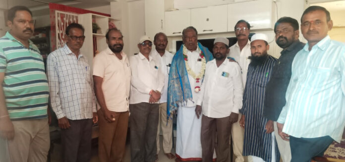 అడవిదేవులపల్లి సర్పంచ్ చిన రామయ్యకు సన్మానం