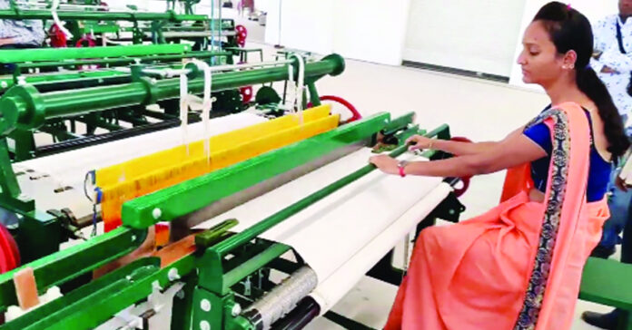 సంక్షోభంలో టెక్స్టైల్ రంగం