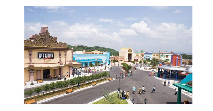 హైదరాబాద్లో అజయ్దేవ్గన్ ఫిల్మ్సిటీ