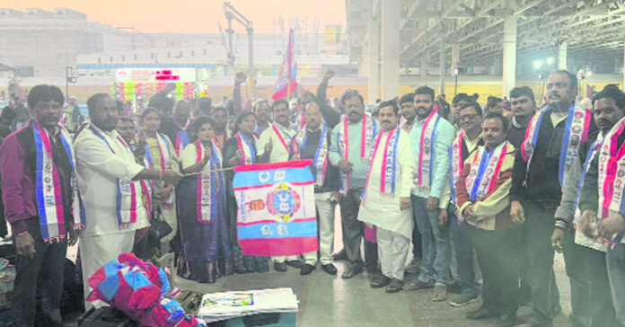 కేంద్ర ప్రభుత్వం కండ్లు తెరవాలి