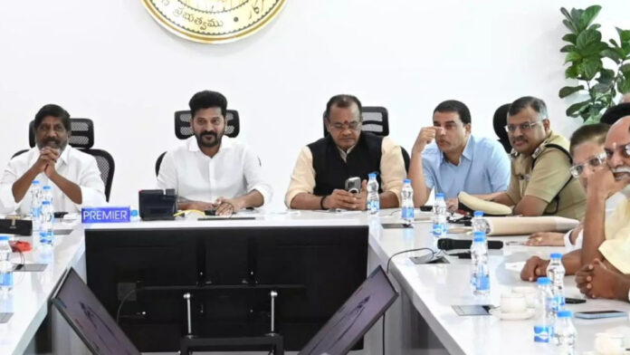 ముఖ్యమంత్రి రేవంత్ రెడ్డితో సినీ ప్రముఖుల సమావేశం