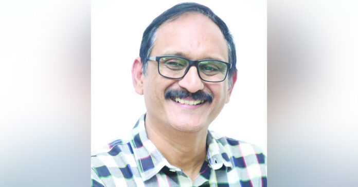 భయపెడుతుంది.. అలరిస్తుంది