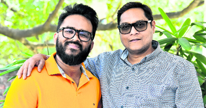 ఆద్యంతం నవ్విస్తుంది