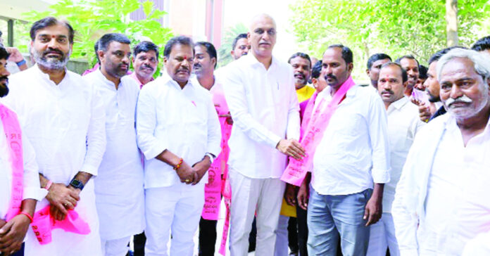 BJP leaders join BRS group