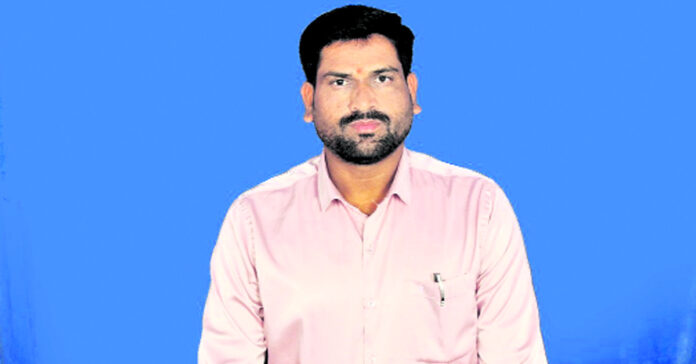 గ్రామానికి అంబులెన్స్ ఇప్పిస్తా.. గెలిపించండి