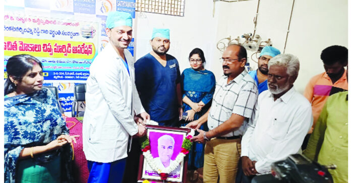 ఎంవీఎన్ జీవితం ఆదర్శనీయం