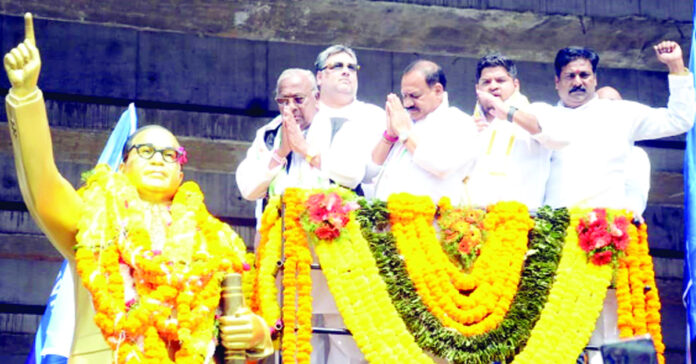 బీసీలకు 42శాతం రిజర్వేషన్లకు కట్టుబడి ఉన్నాం